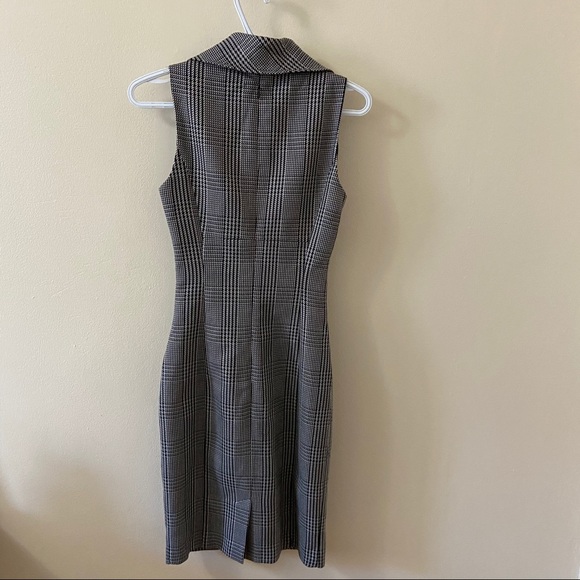 Sleeveless Plaid Dress - Picture 2 of 4